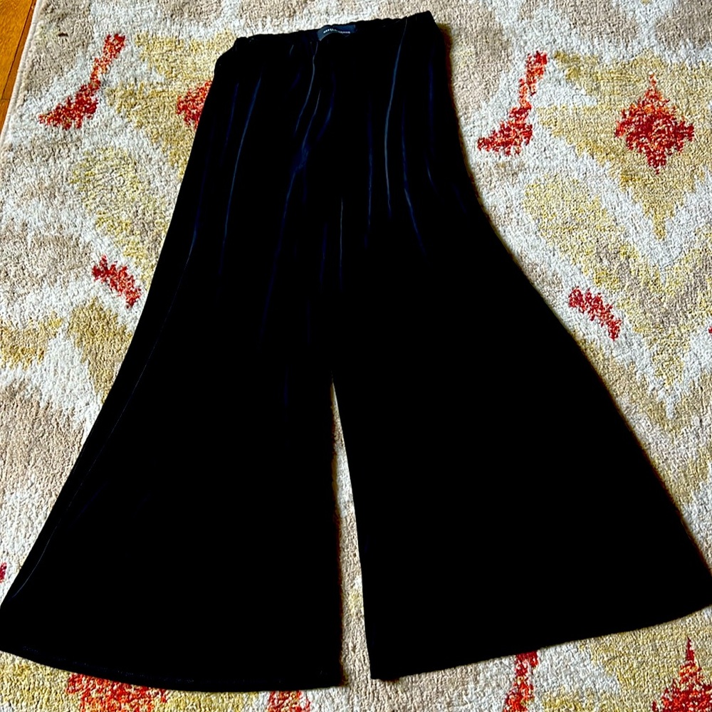 Meryl Diamond black knit full leg pant